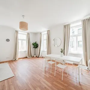 Central Appartment , Vienna Austria