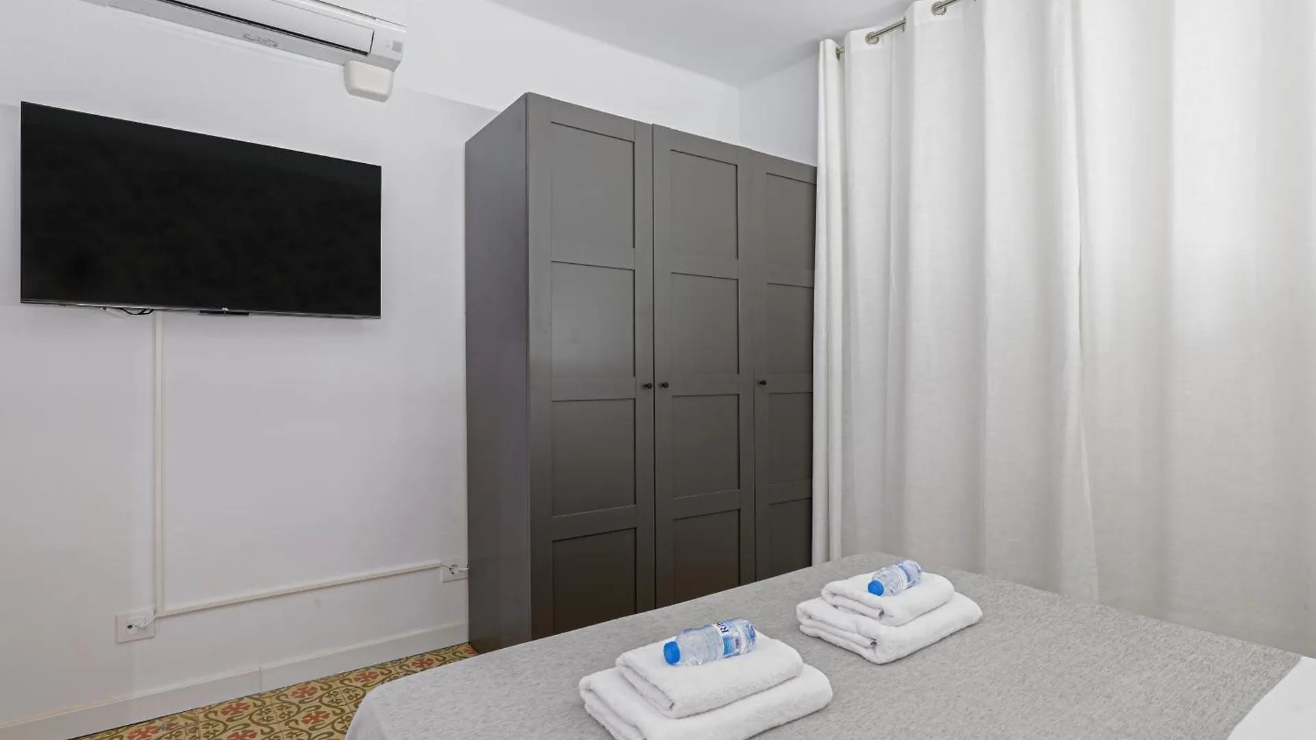 Alcam Books Apartment Barcelona